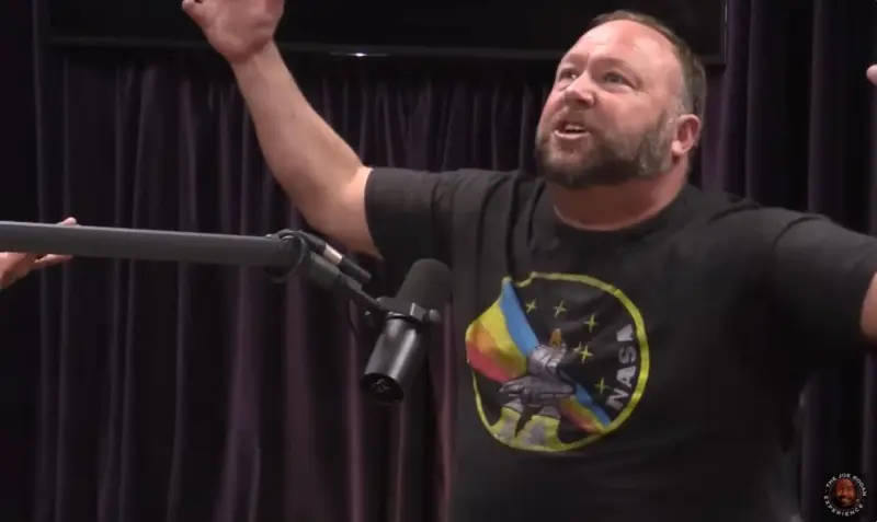 Alex Jones going off at Eddie Bravo in Joe Rogan Experience #1255